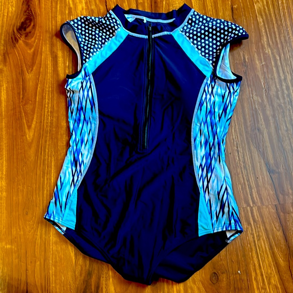 One piece swimsuit half zip XL with removable cups